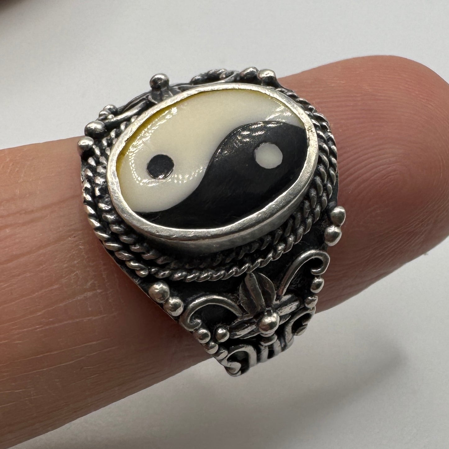 bague en argent « ying yang »