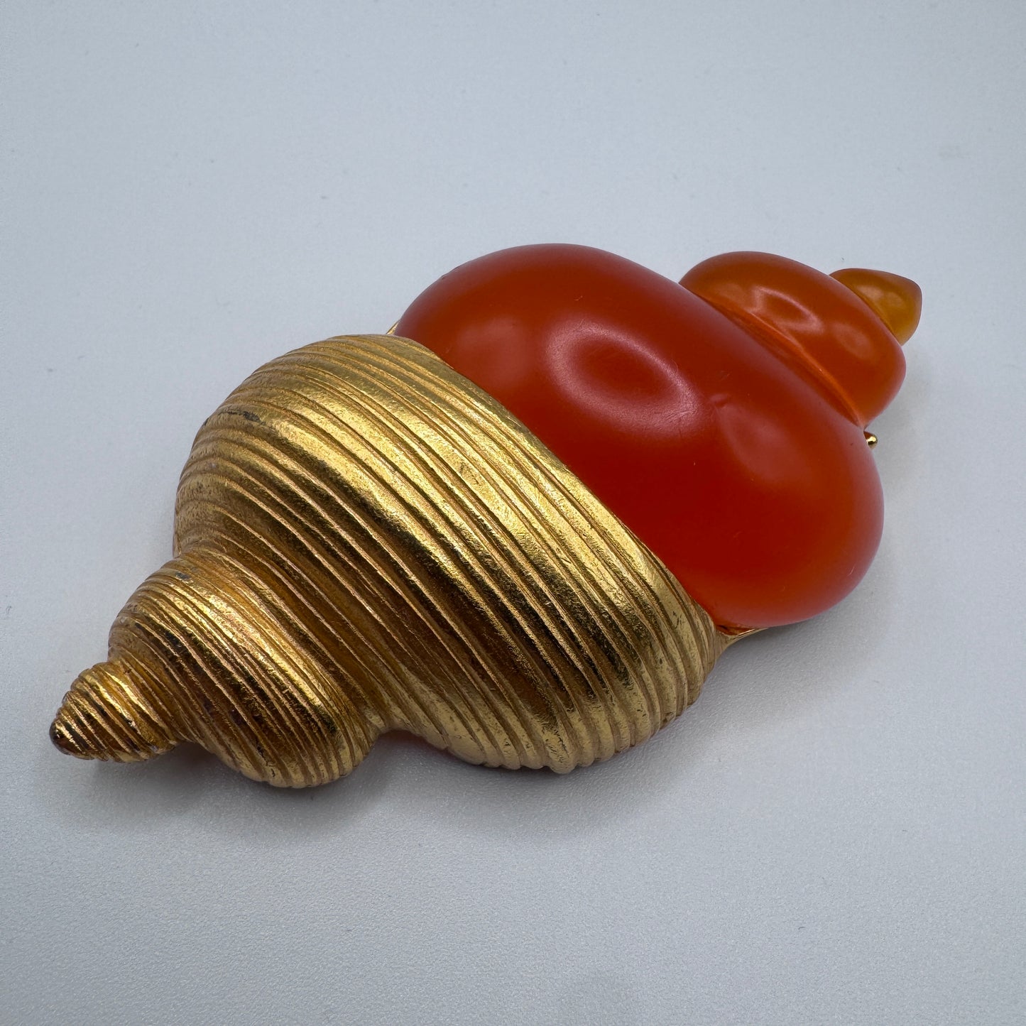 Superbe grande broche « coquillage » vintage CHRISTIAN DIOR - métal doré