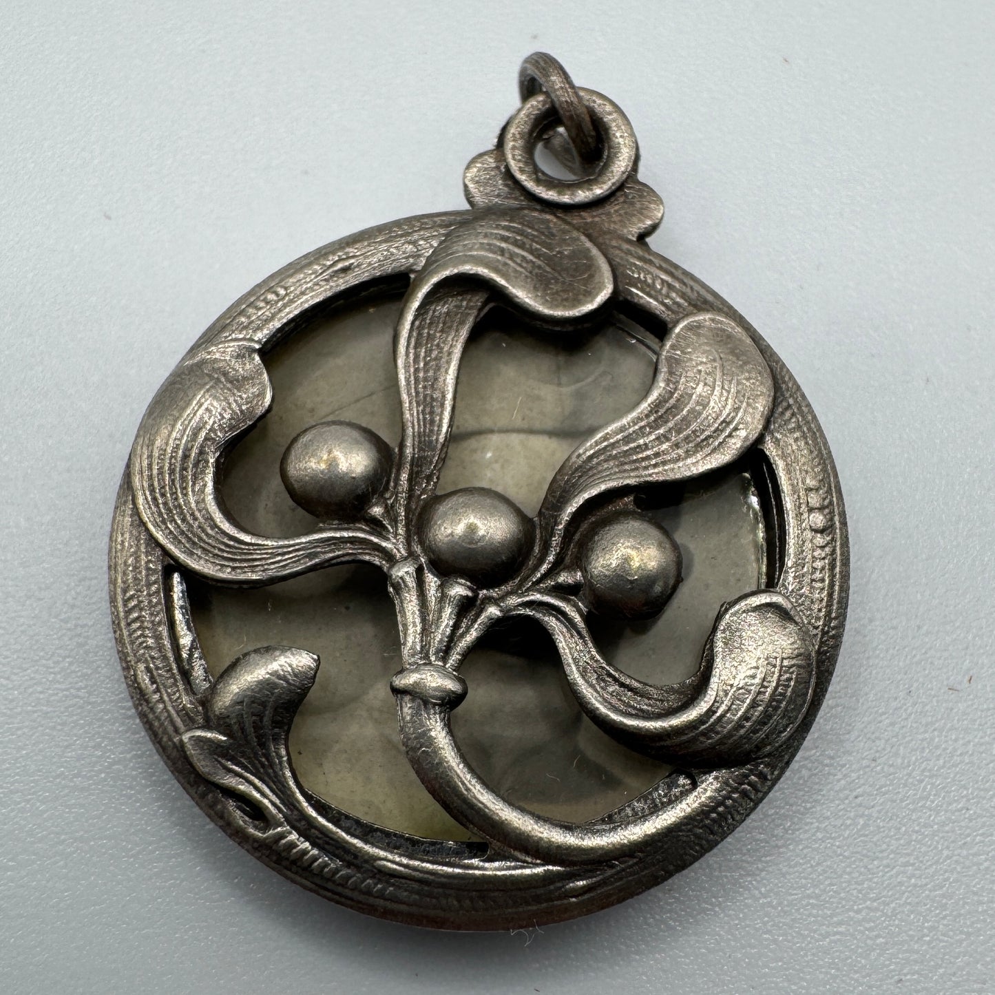 Pendentif ancien porte photo ou relique ART NOUVEAU - métal argenté