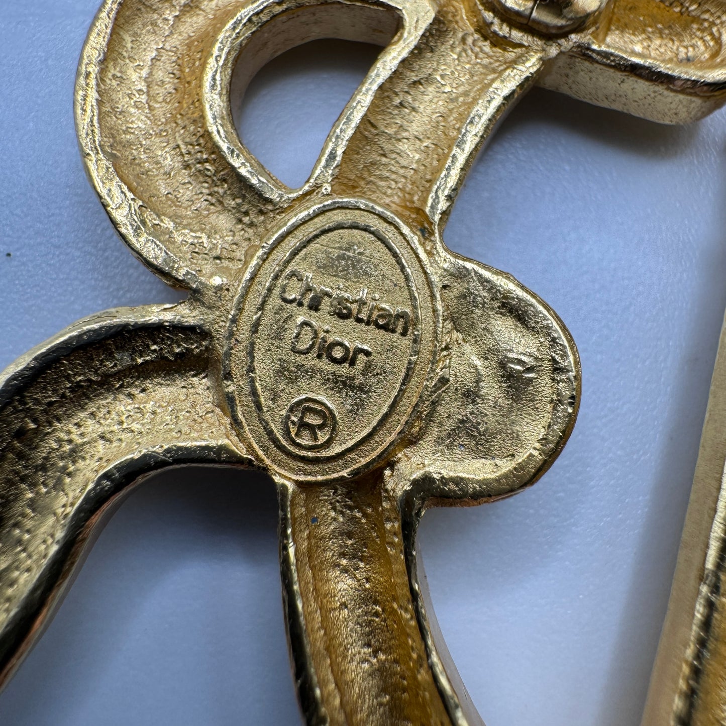 Superbe broche vintage CHRISTIAN DIOR - métal doré