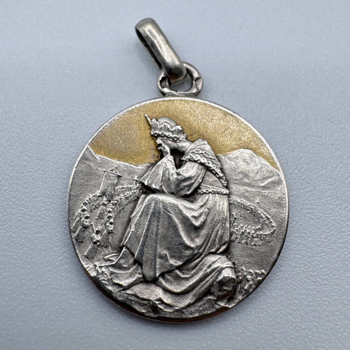 Superbe Médaille religieuse ancienne -  « Notre Dame de la Salette » - argent et vermeil