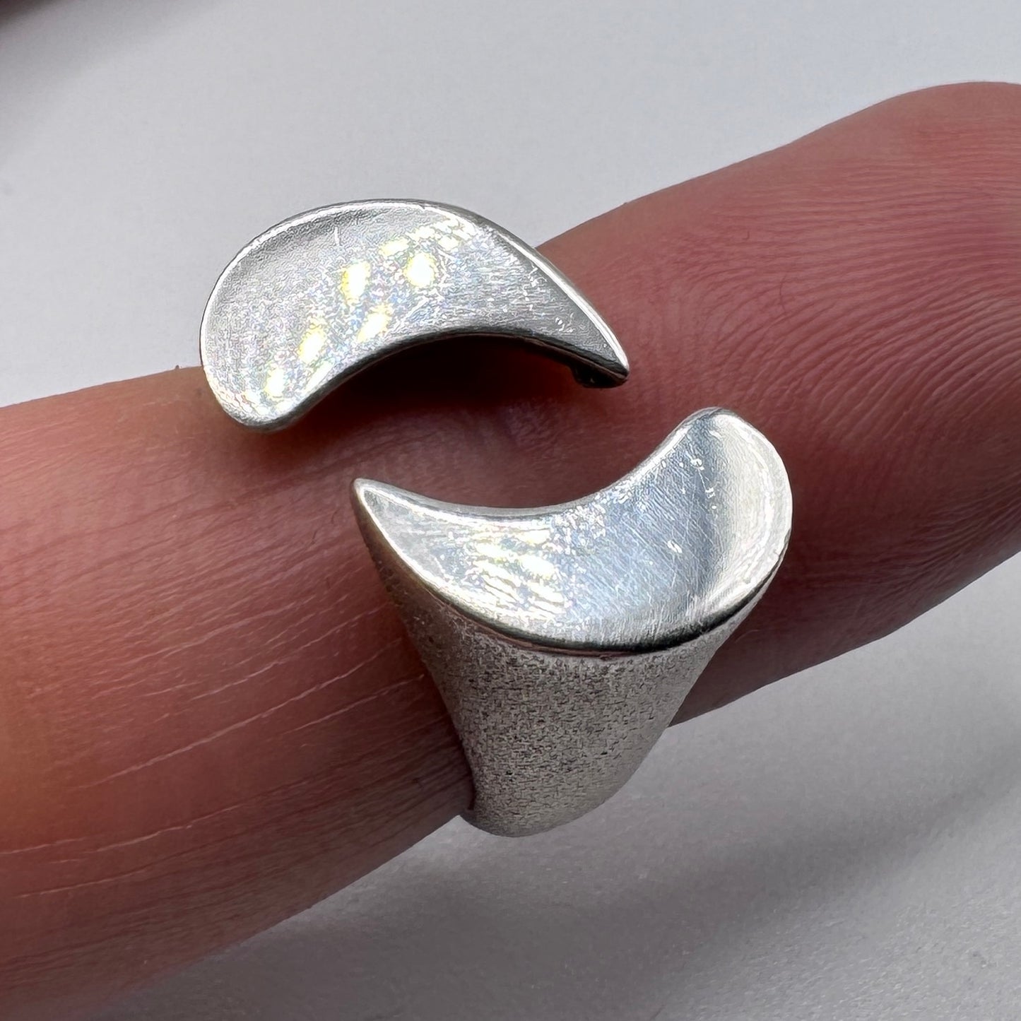 Bague vintage art brutalisme en argent massif