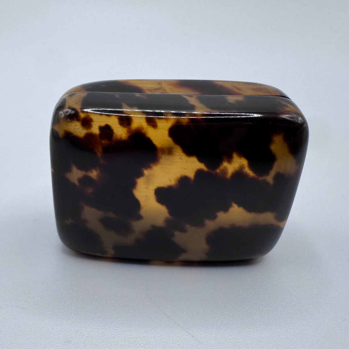 Petite boîte ancienne en écaille véritable