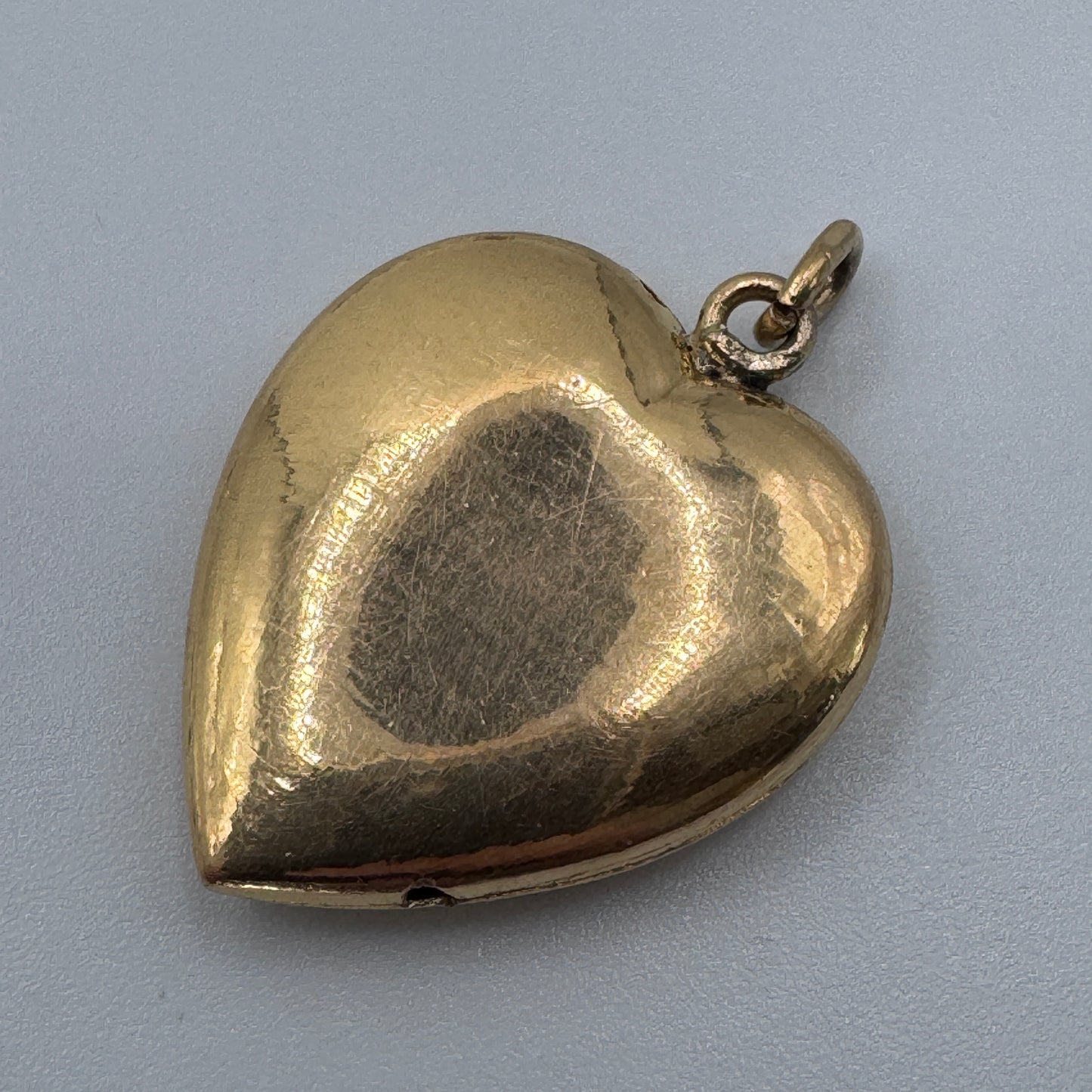Pendentif ancien Art Nouveau en plaqué or « décor muguet »