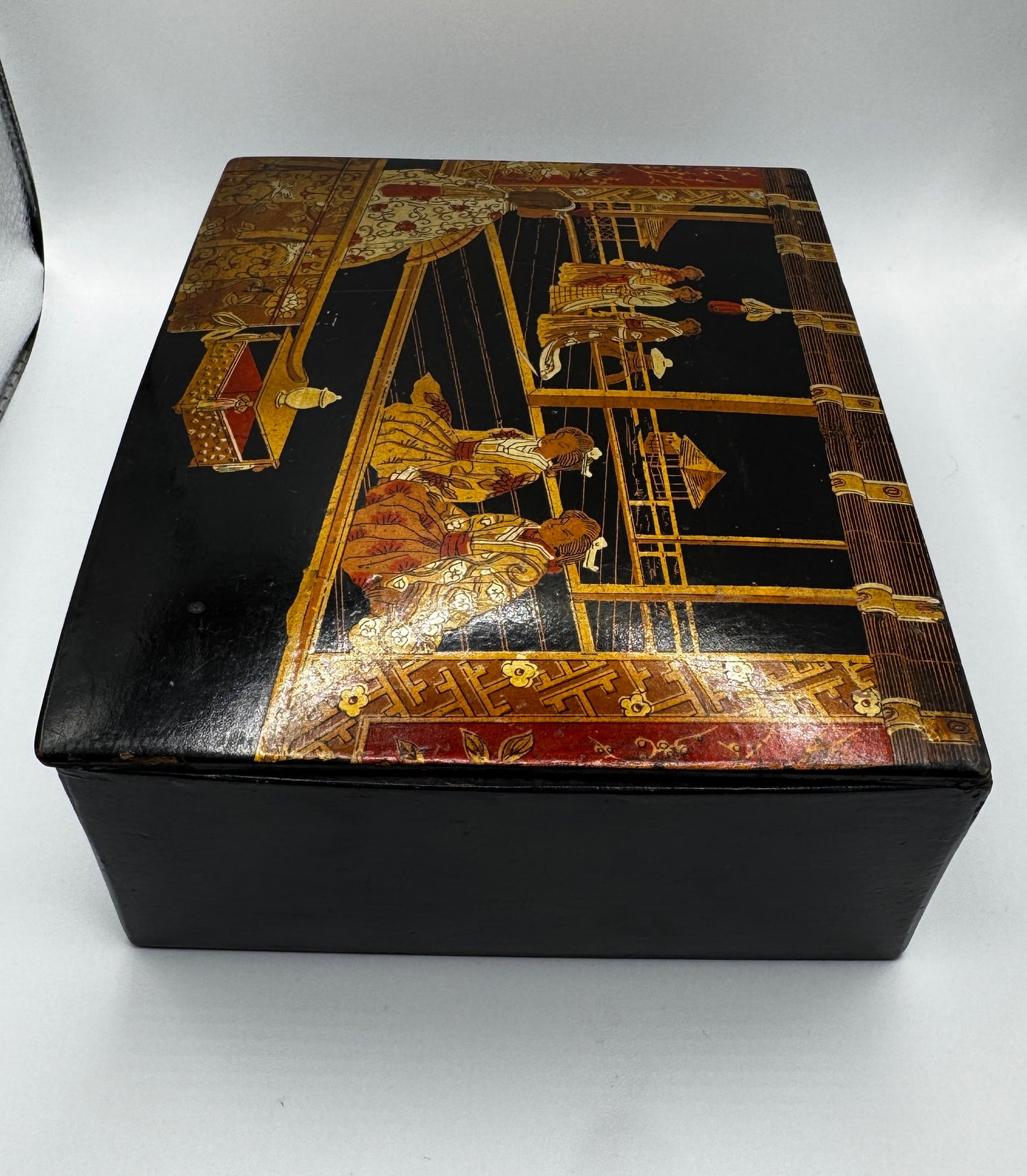 Coffret Napoléon III en carton bouilli laqué - décor japonisant