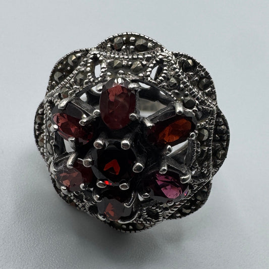 Grosse bague en argent et grenats