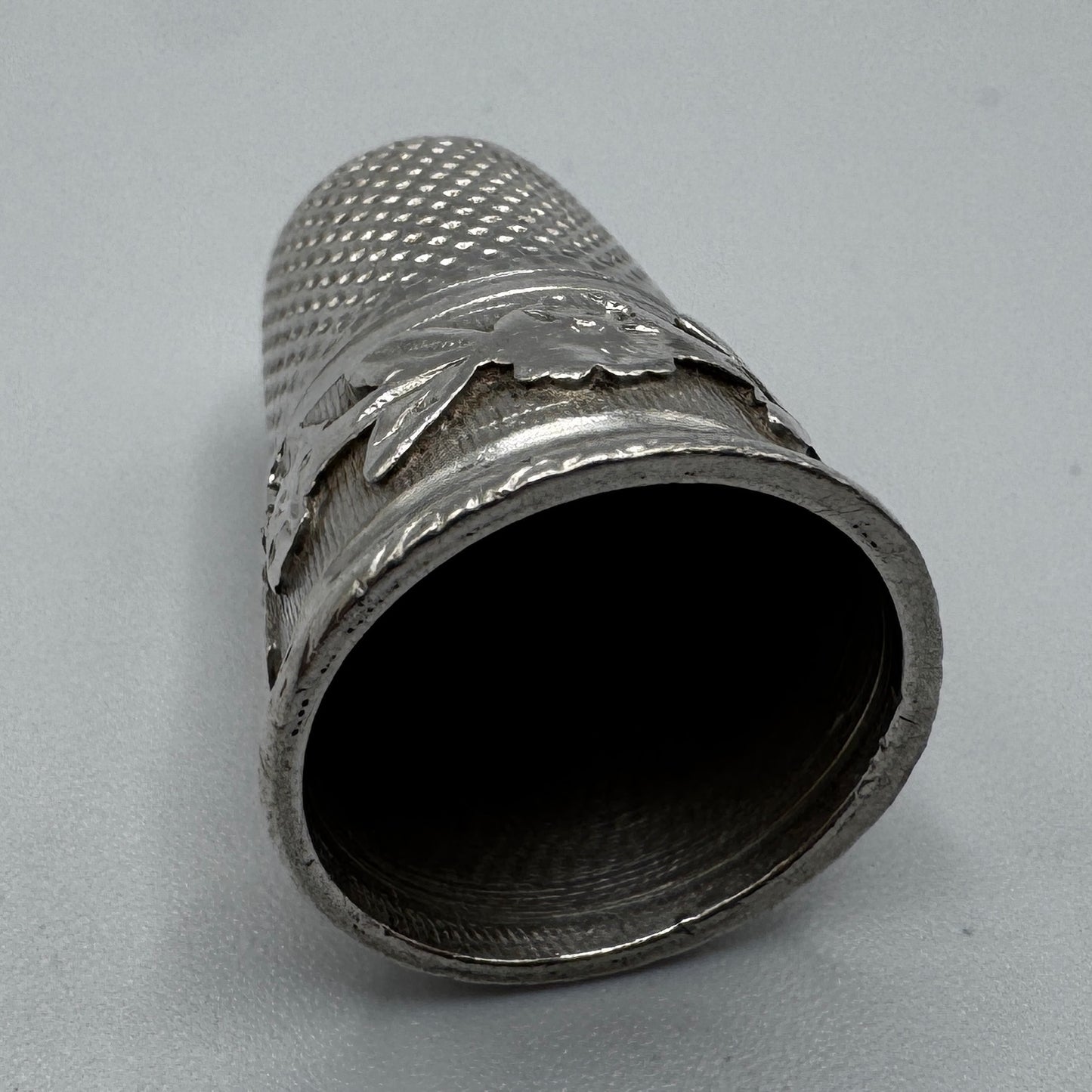 Dé à coudre Ancien en argent massif