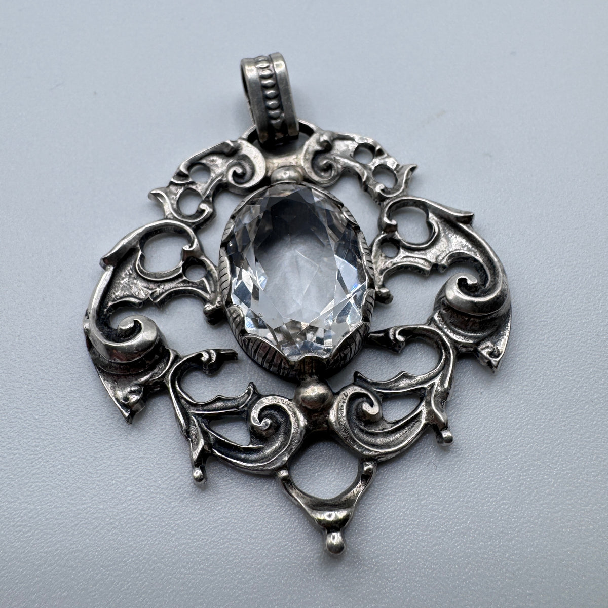 Superbe Pendentif en argent et cristal