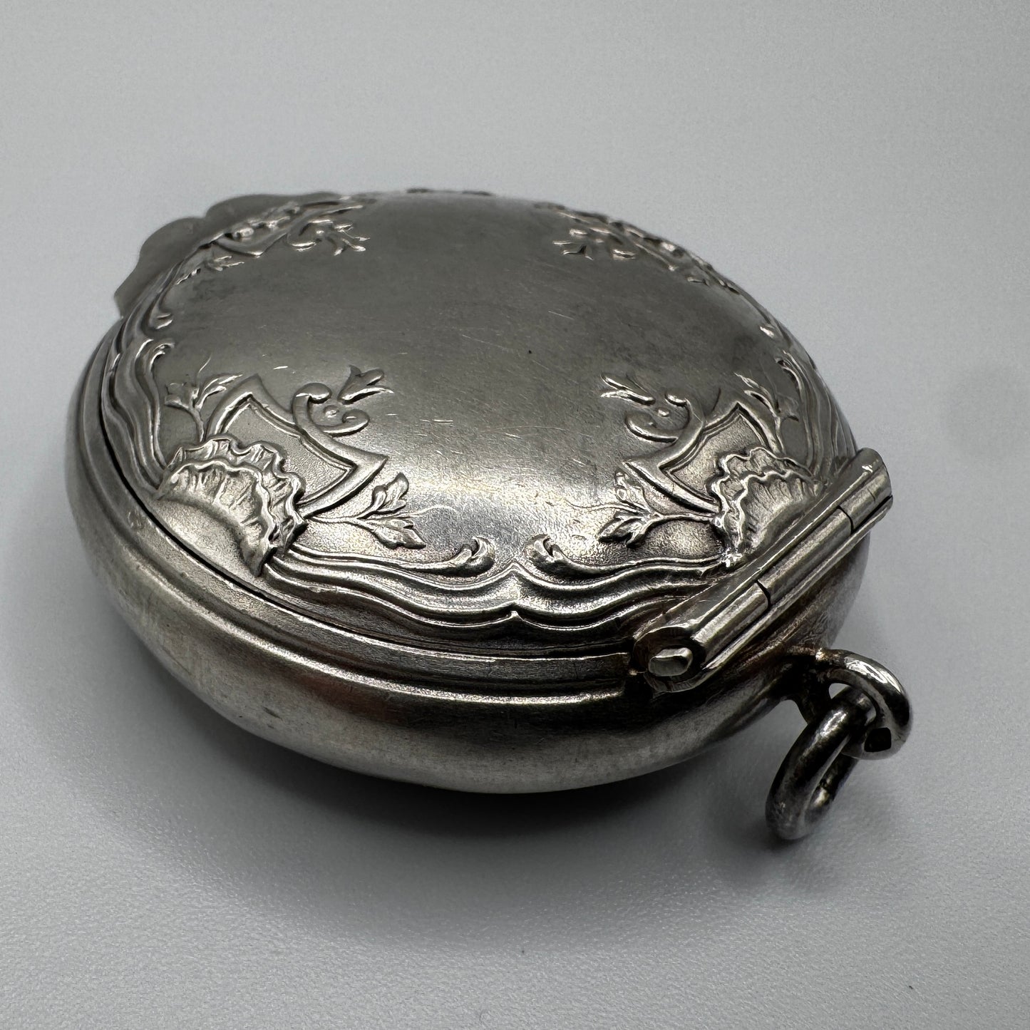 boîte ancienne poudrier vers 1900 - argent massif