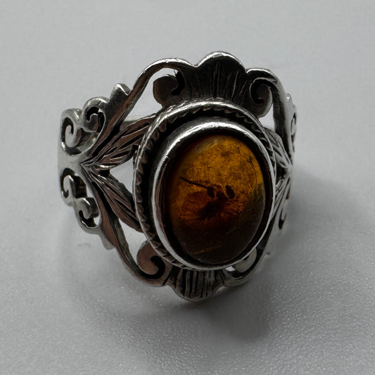 Bague en argent et ambre
