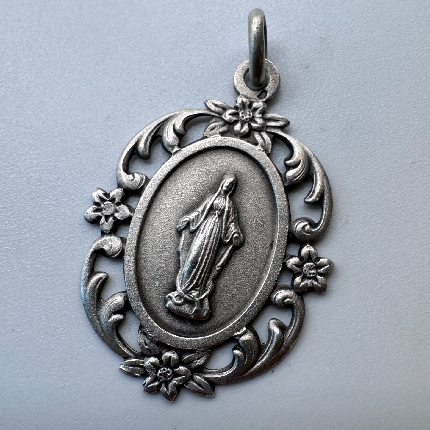 Médaille religieuse ancienne en argent « Sainte Vierge »