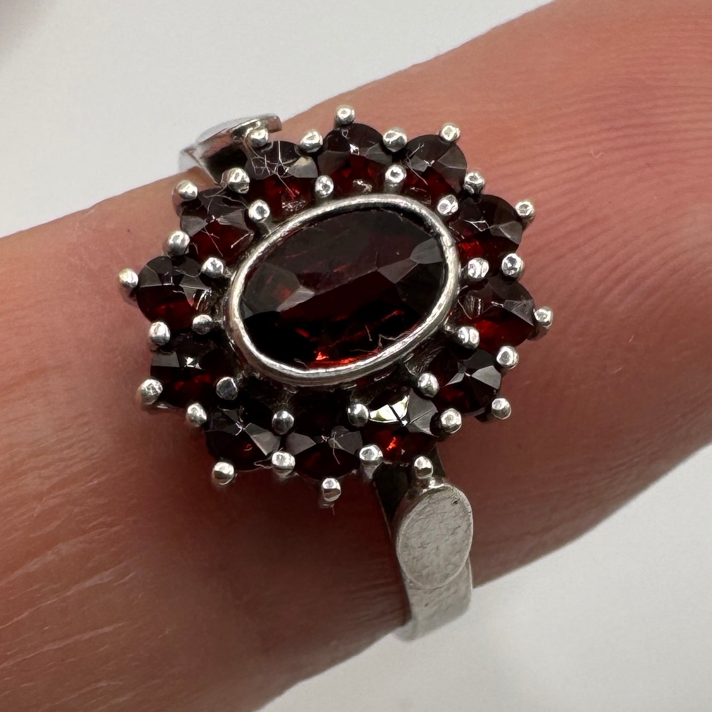 Bague ancienne en argent et grenats - bijou ancien