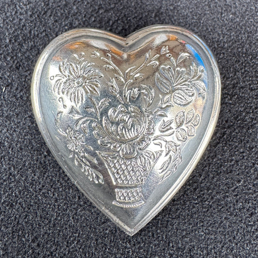 Broche bretonne ancienne KELT en métal argenté - « cœur fleuri »