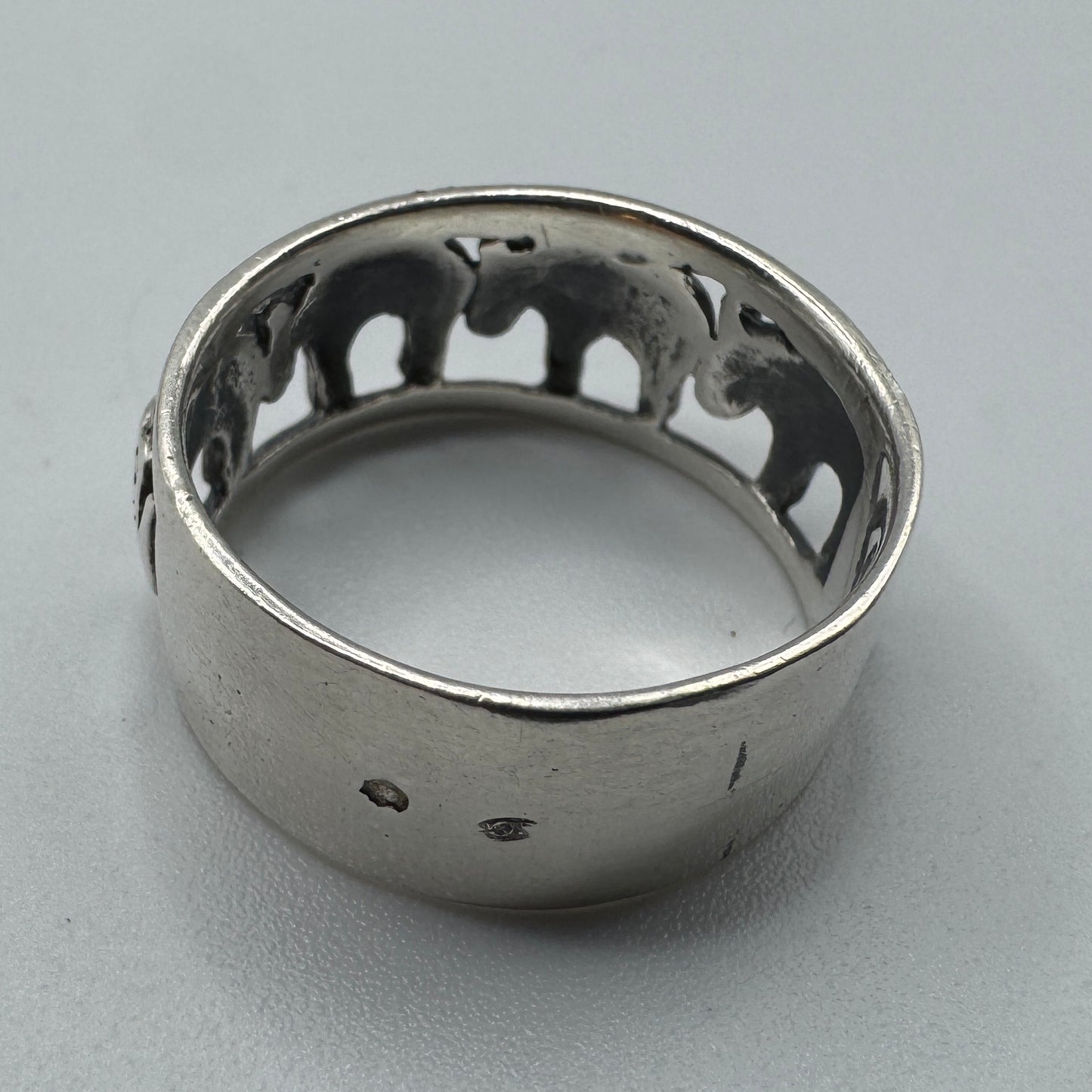 Bague en argent motif « éléphants »
