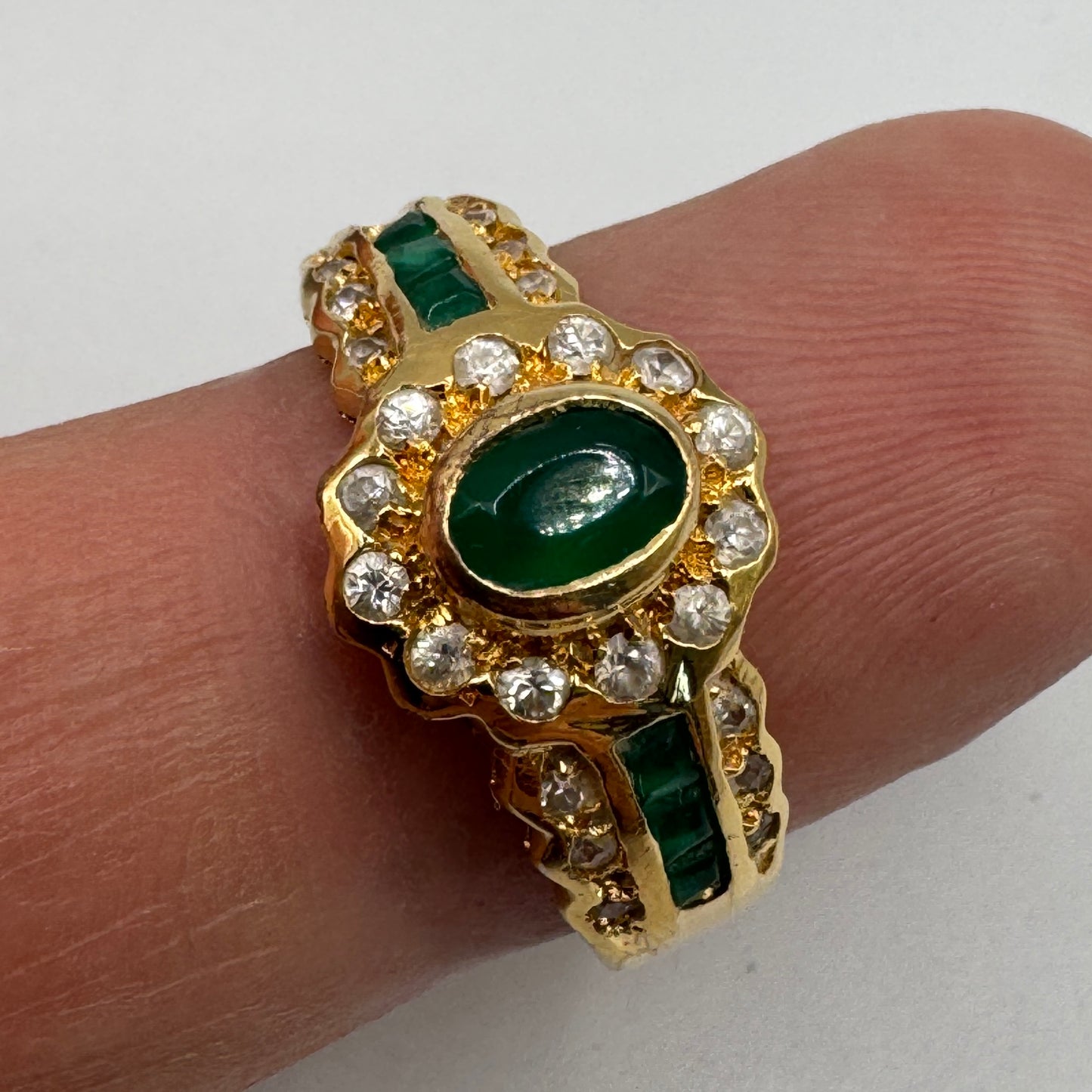 Bague en plaqué or - pierres et verroterie