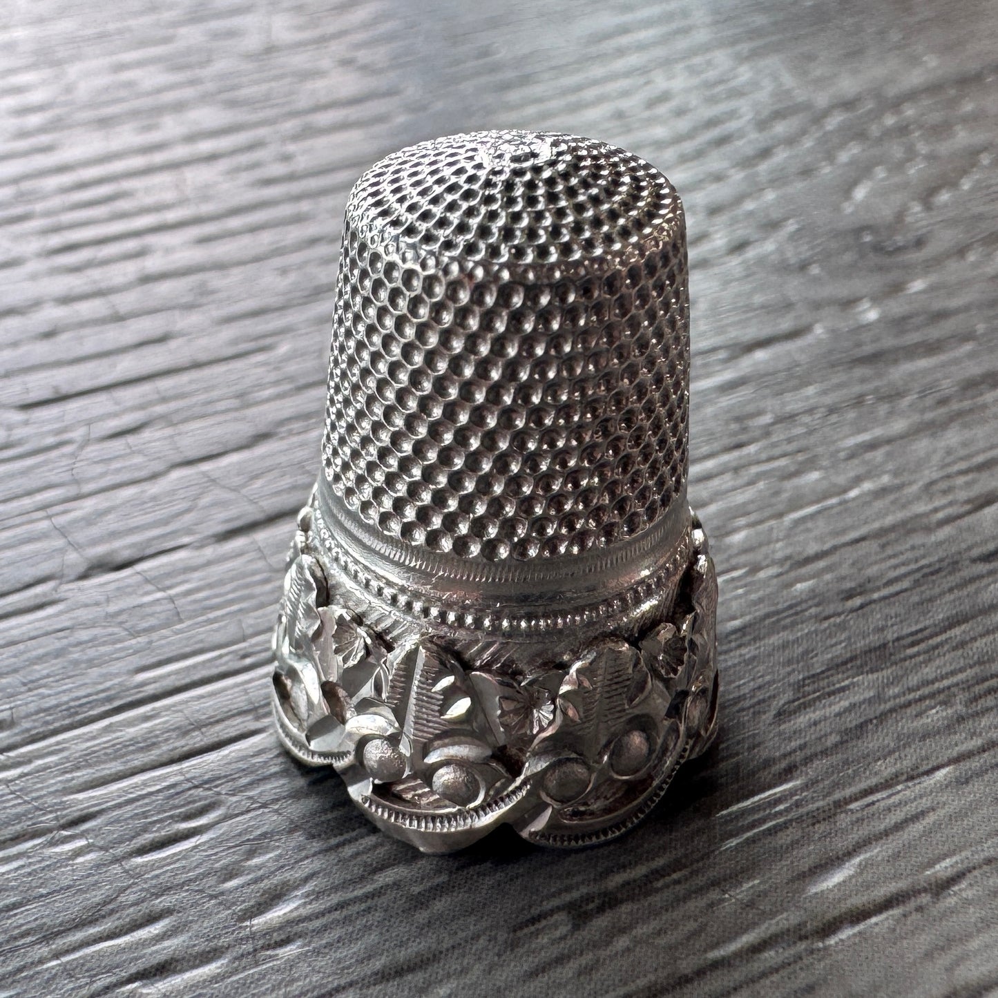 Dé à coudre Ancien en argent massif