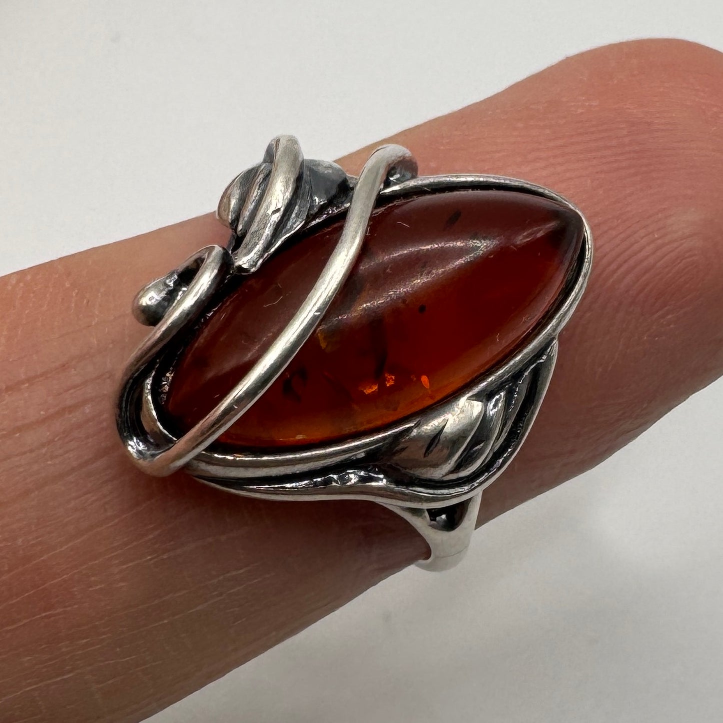 Bague en argent et ambre