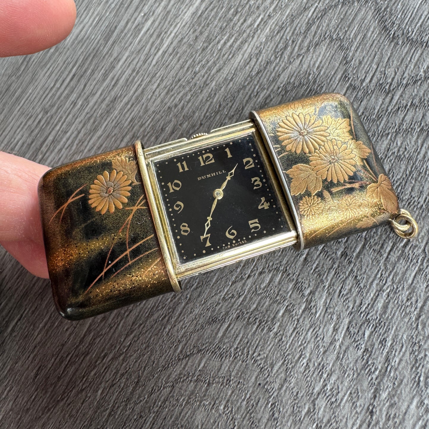 exceptionnelle montre ERMETO MOVADO pour DUNHILL - NAMIKI laque Maki-e décor aux Chrysanthème - vers 1920
