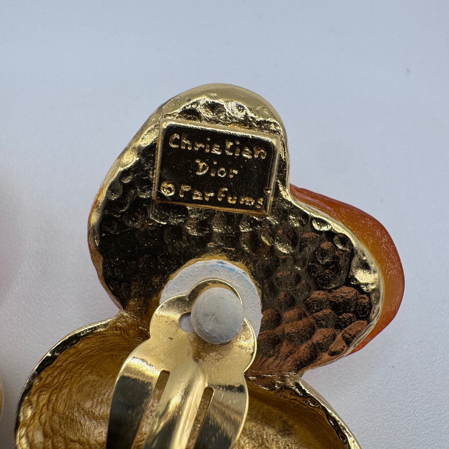 Grands Clips « coquillage »créateur CHRISTIAN DIOR - métal doré