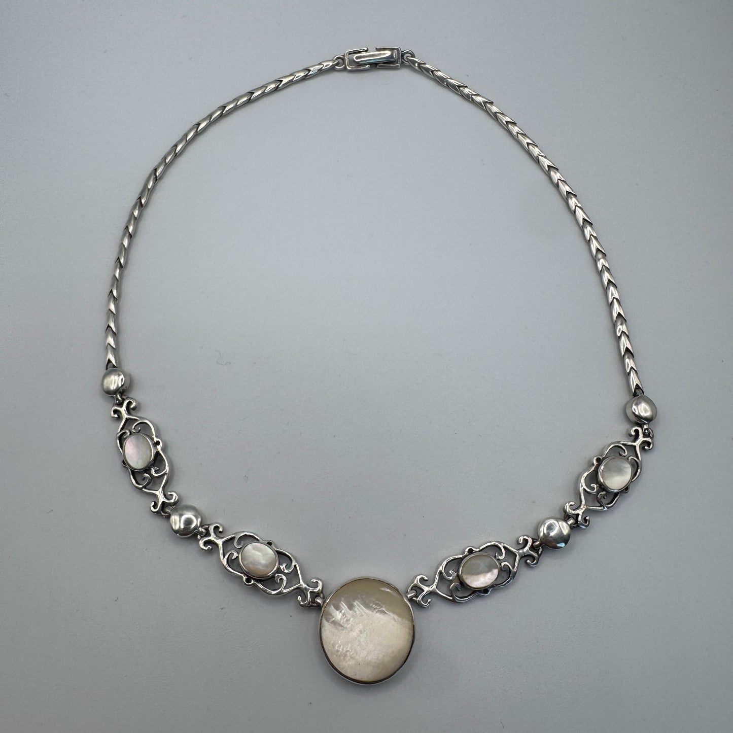 Superbe Collier Vintage - argent massif et nacre