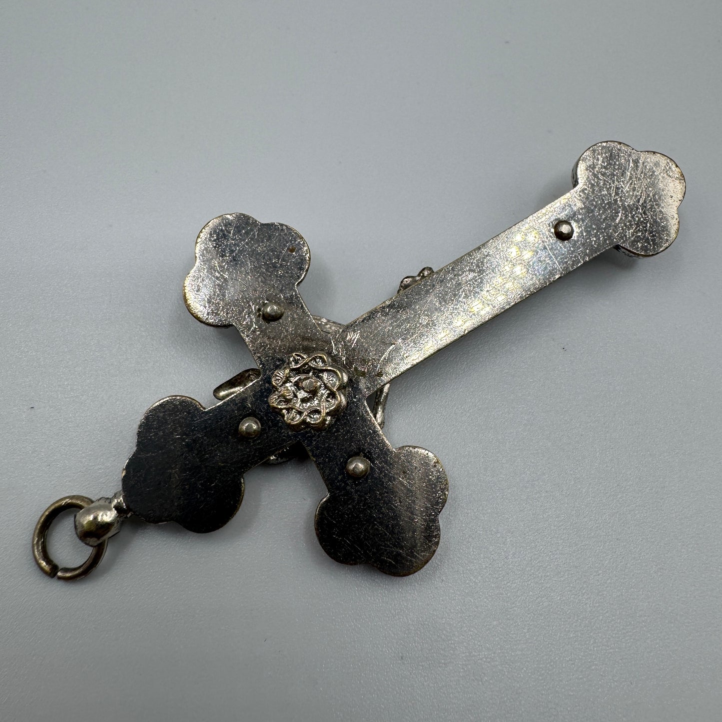 Croix crucifix ancien - bronze argente et ébène