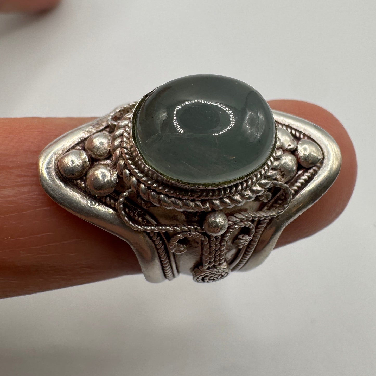 Grosse Bague en argent et pierre