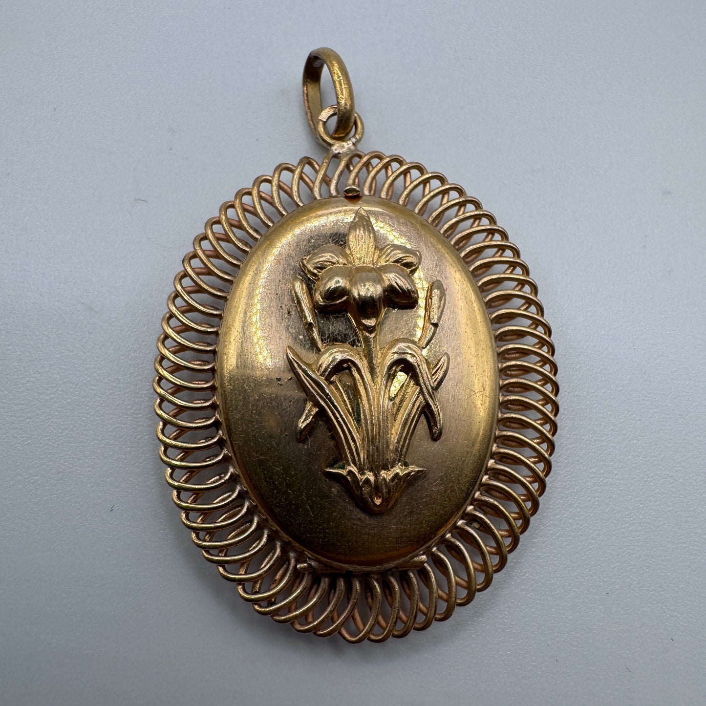 Pendentif ancien porte photo en plaqué or