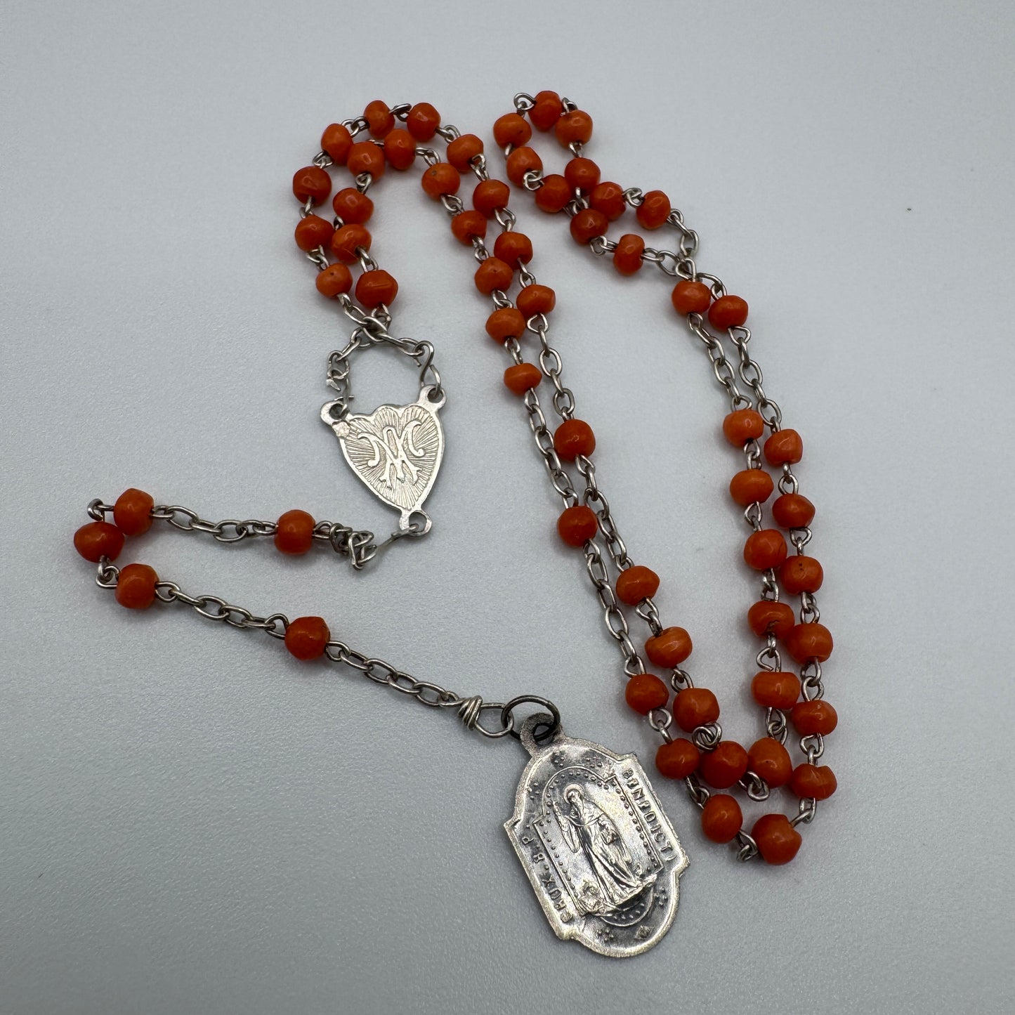 Petit Chapelet ancien vers 1900 « Saint Benoit » - argent massif et corail