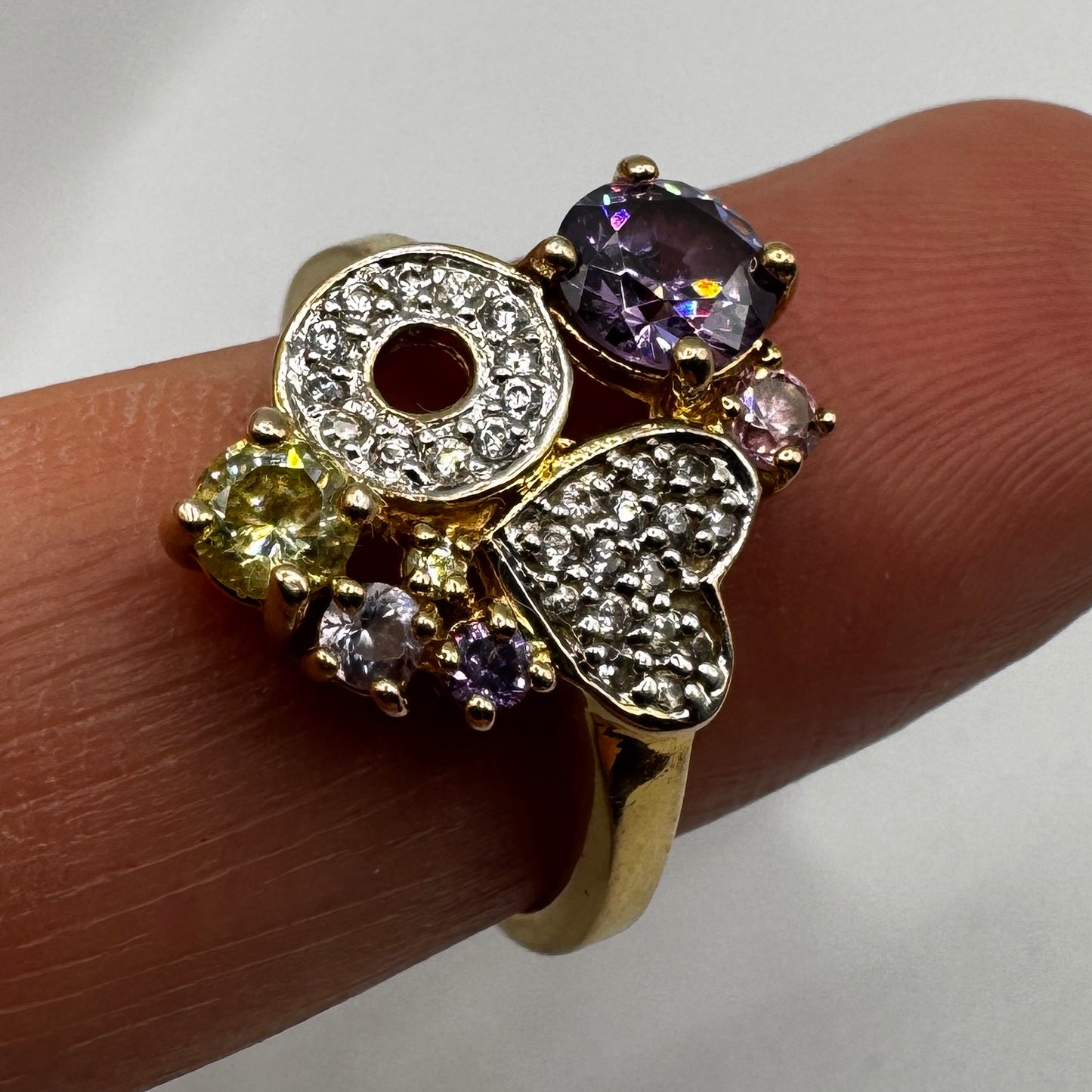 Bague en plaqué or - pierres et verroterie