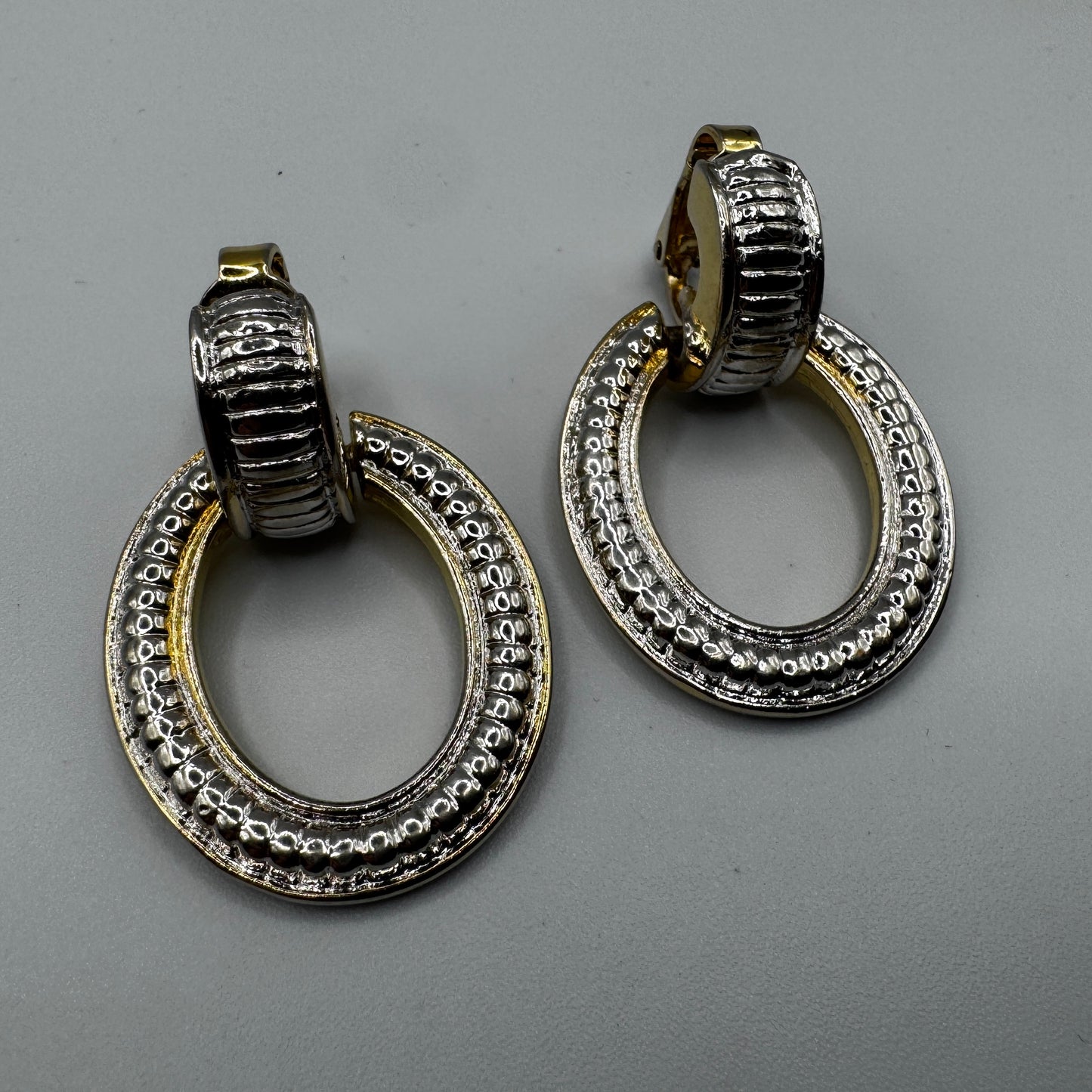 CLIPS D'OREILLES GIVENCHY vintage