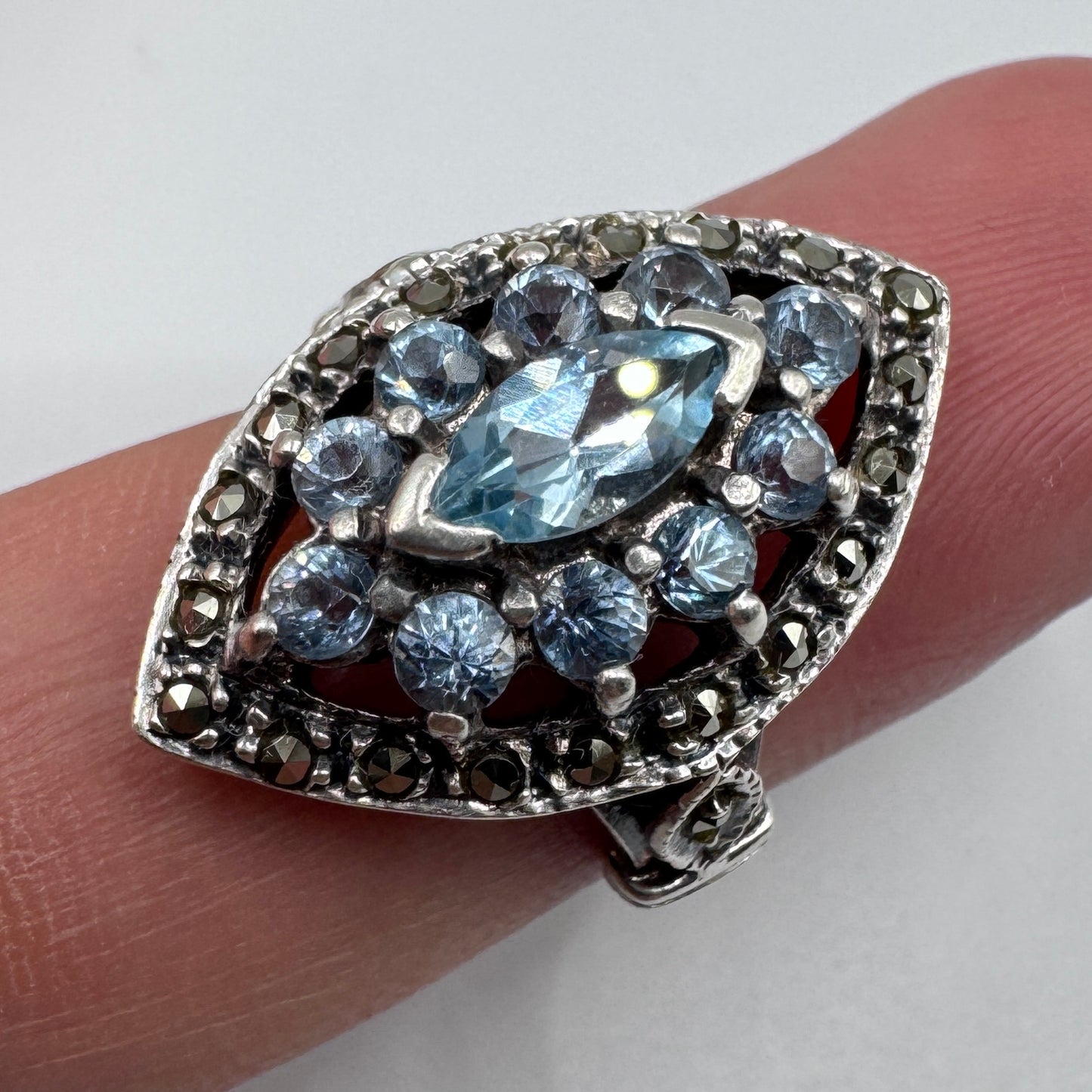 Superbe Bague en argent massif et aigue marine