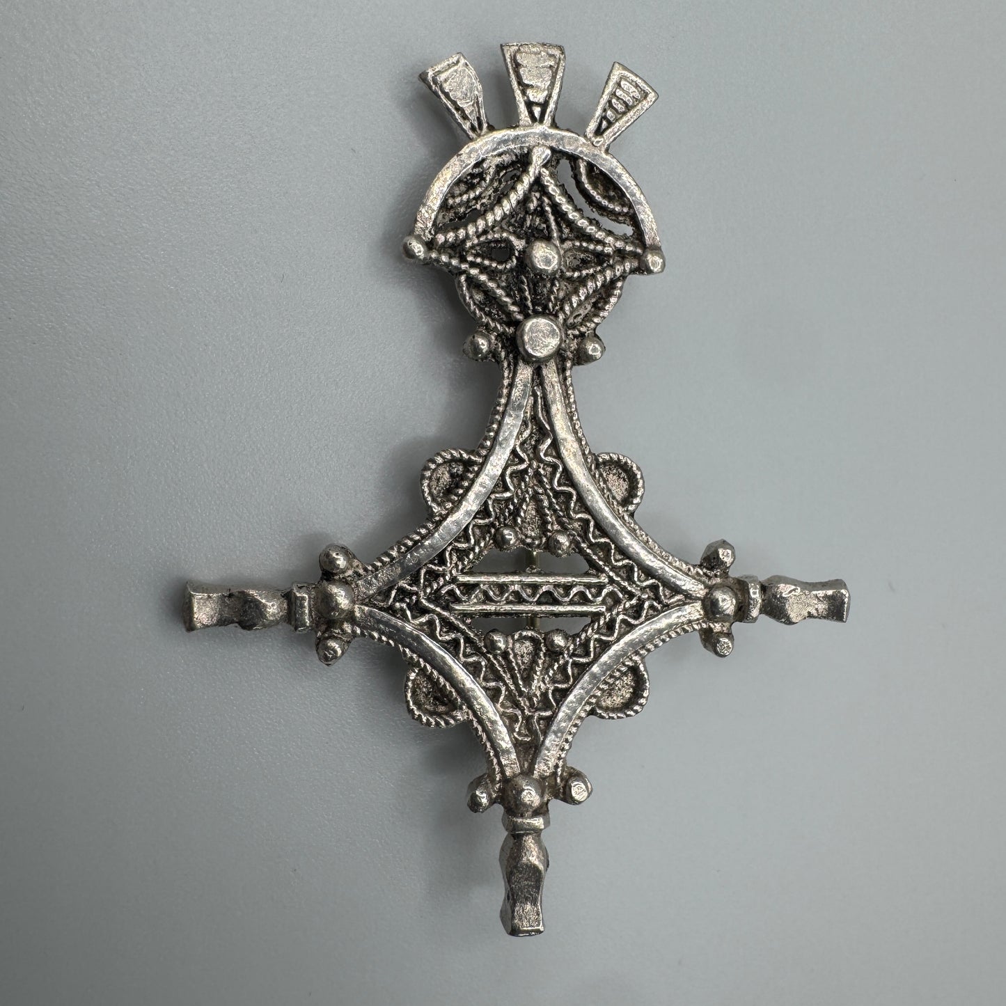 Broche ancienne « croix du désert » argent massif