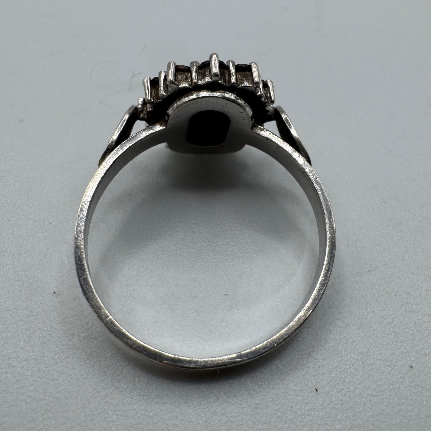 Bague ancienne en argent et grenats - bijou ancien