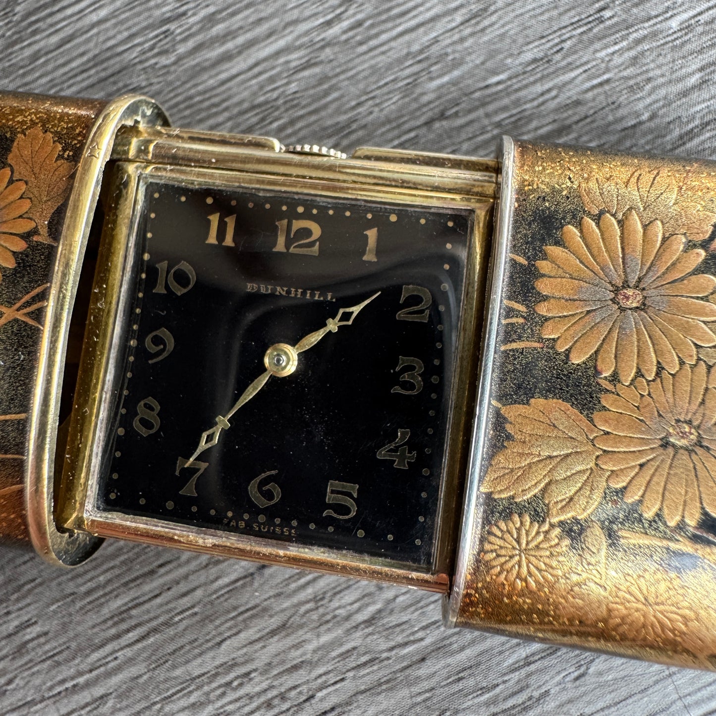 exceptionnelle montre ERMETO MOVADO pour DUNHILL - NAMIKI laque Maki-e décor aux Chrysanthème - vers 1920