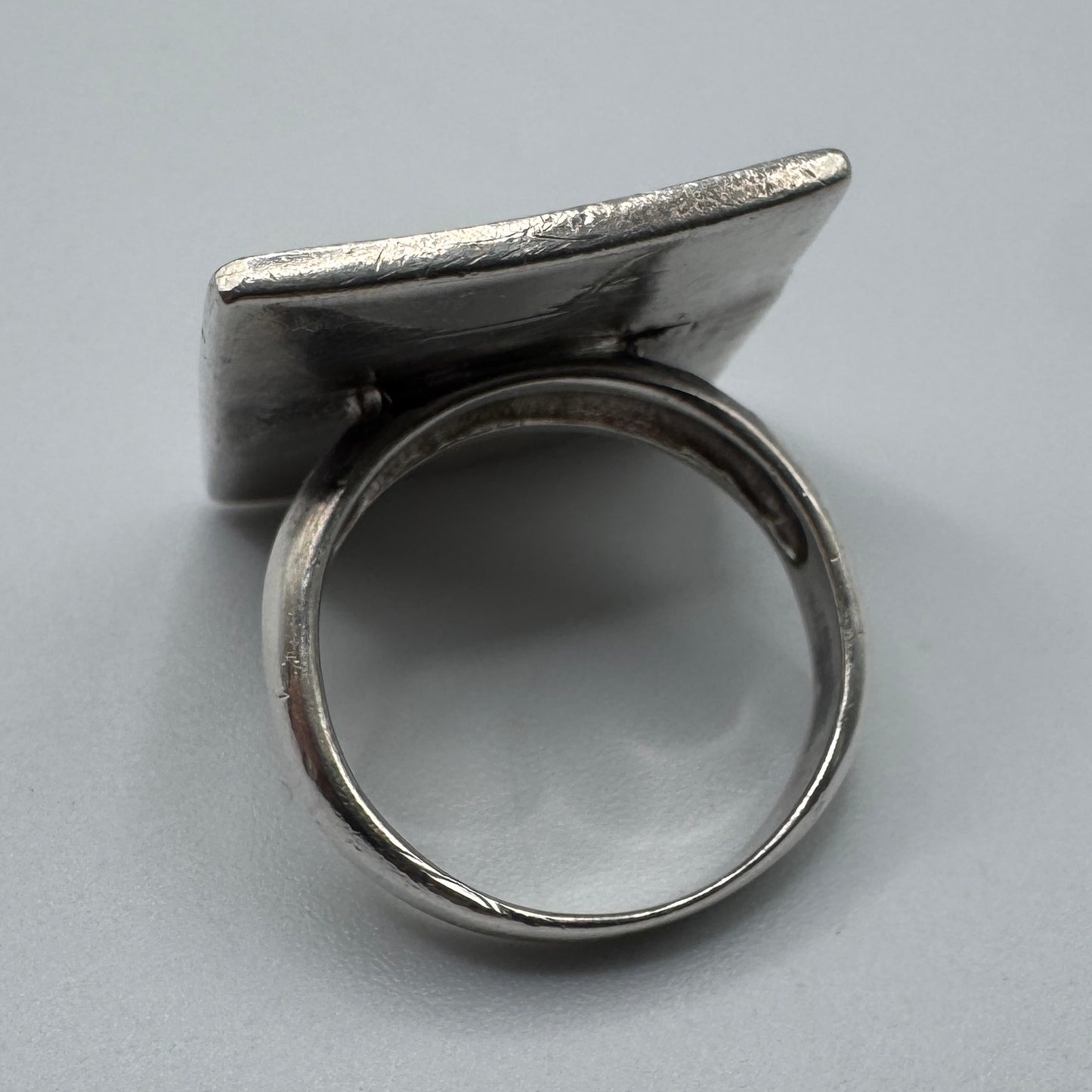 bague en argent et nacre