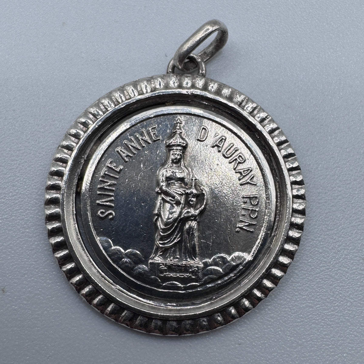 Medaille religieuse ancienne « Sainte Anne D’Auray »