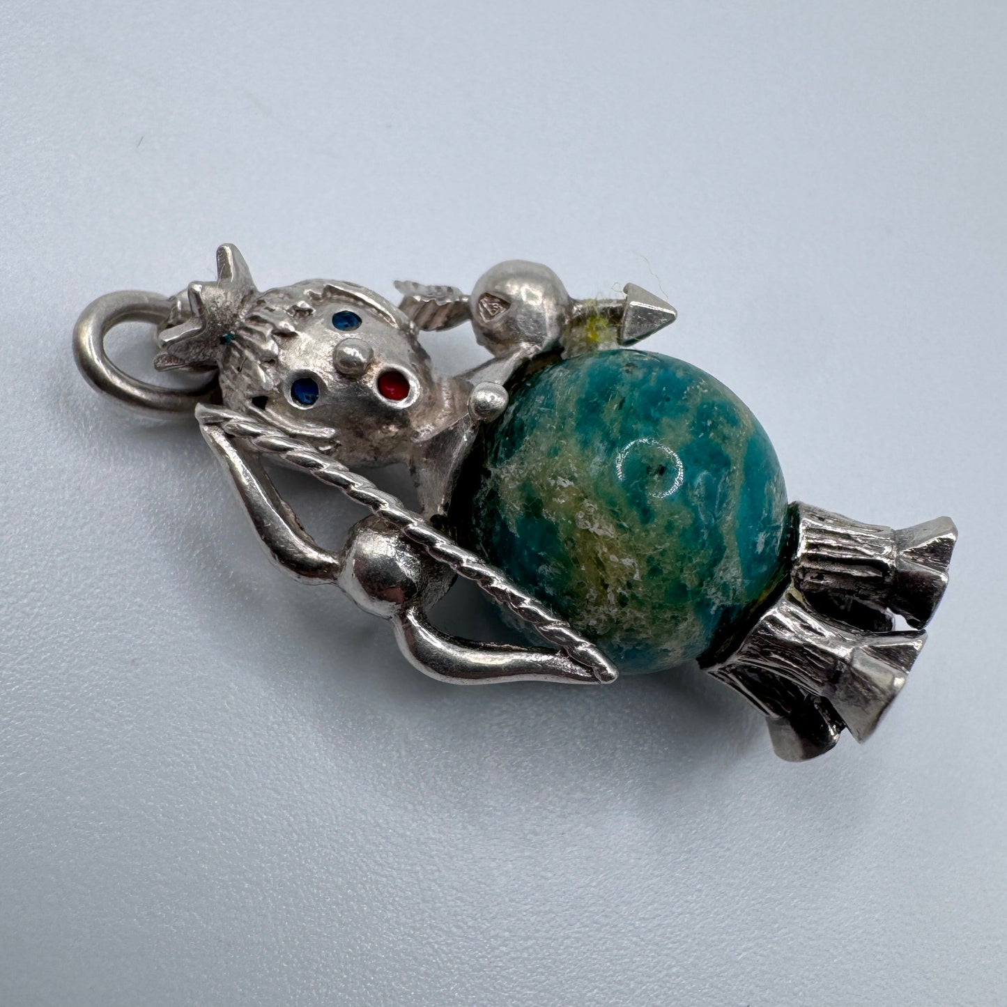 Joli Pendentif en argent massif et Pierre « reine zoomorphe »
