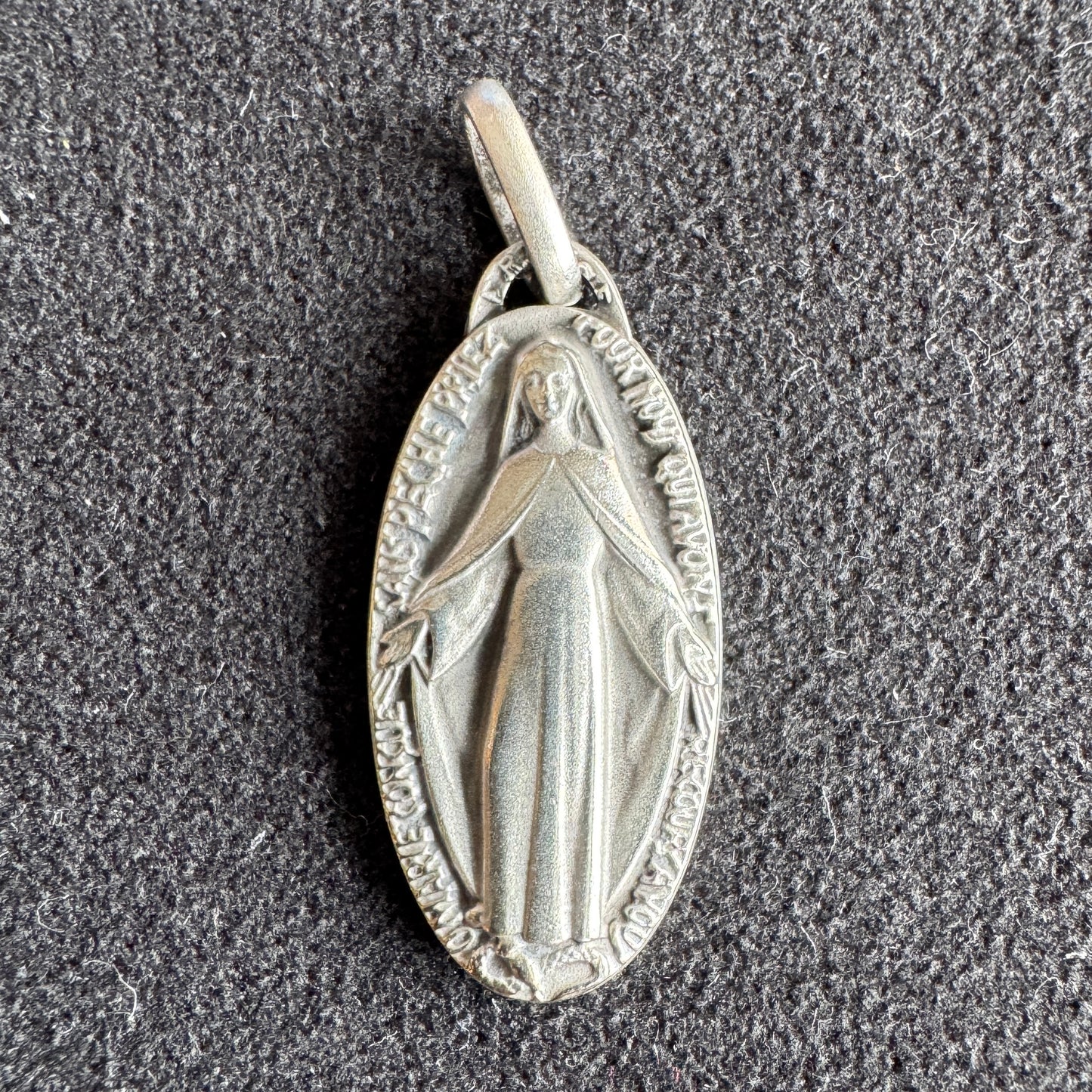 Médaille religieuse ancienne « Sainte Vierge Marie »