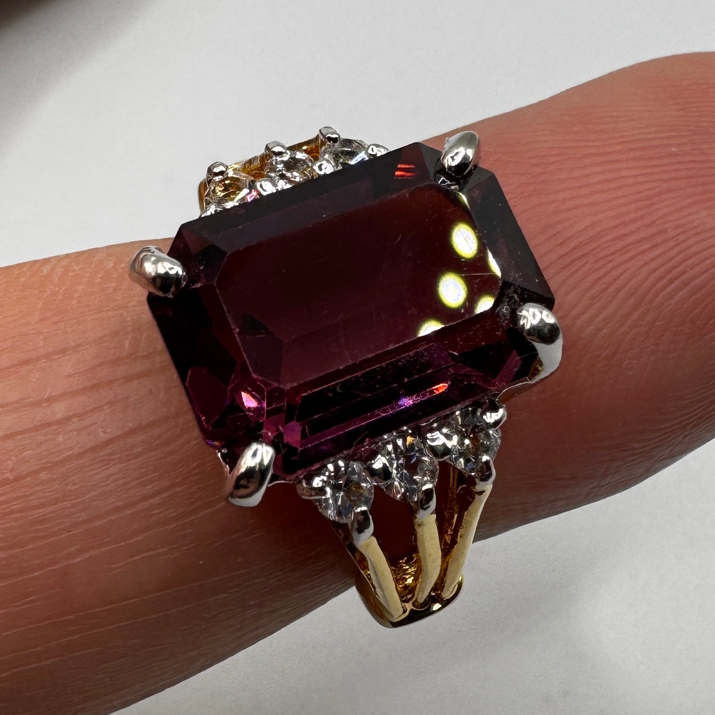 Bague en plaqué or et verroterie