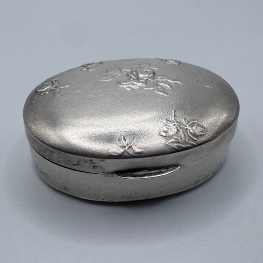 Petite boîte à pilules ancienne en argent massif