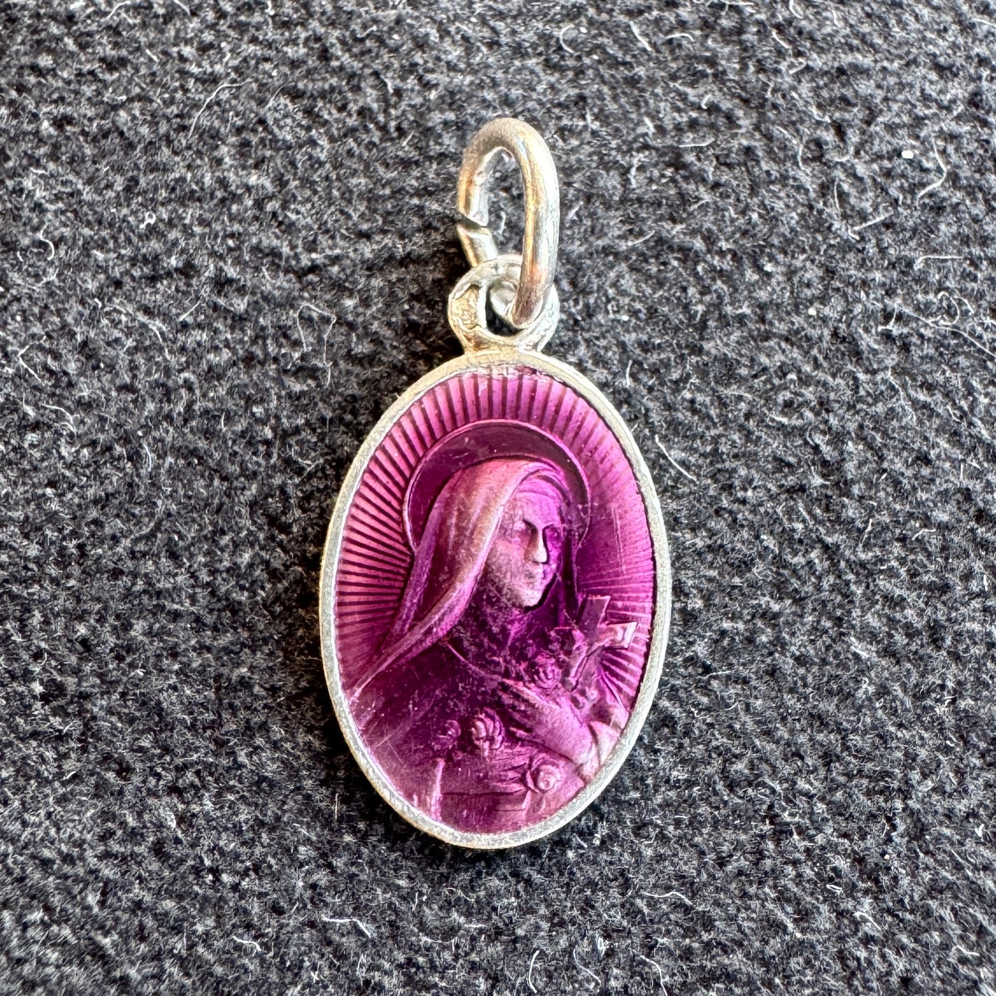 Médaille religieuse ancienne en argent emaillé « Sainte Thérèse »