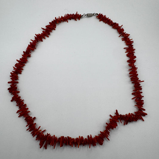 Joli Collier vintage en corail véritable