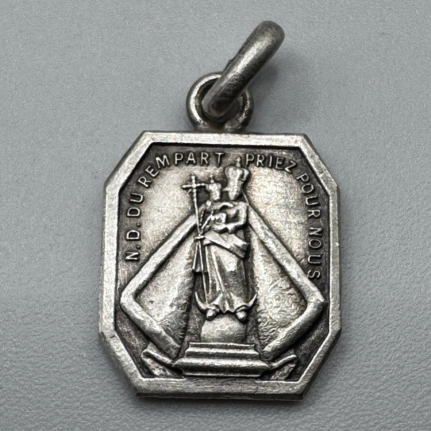 Médaille religieuse ancienne « Notre Dame du rempart »