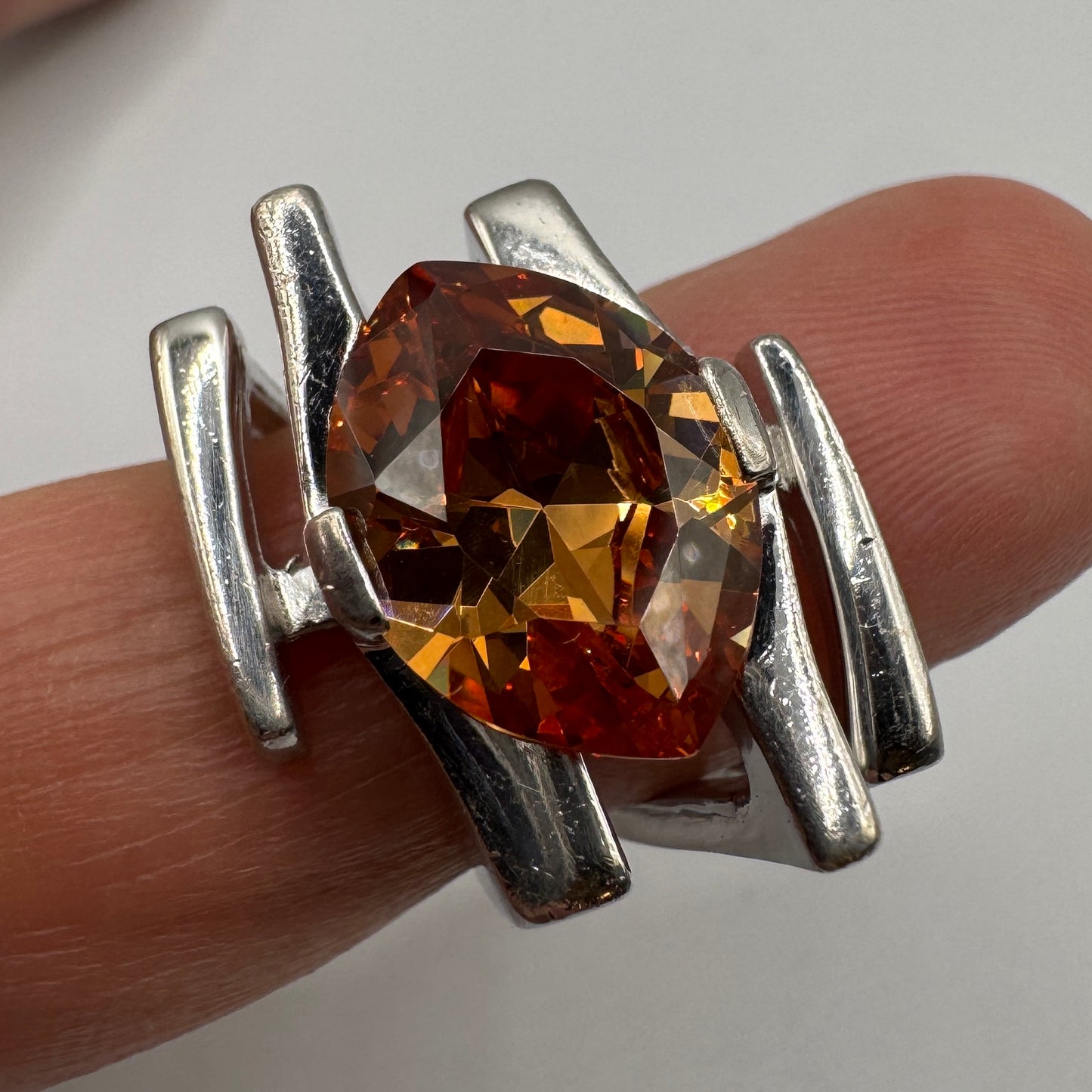 Grosse Bague en argent et verre taillé