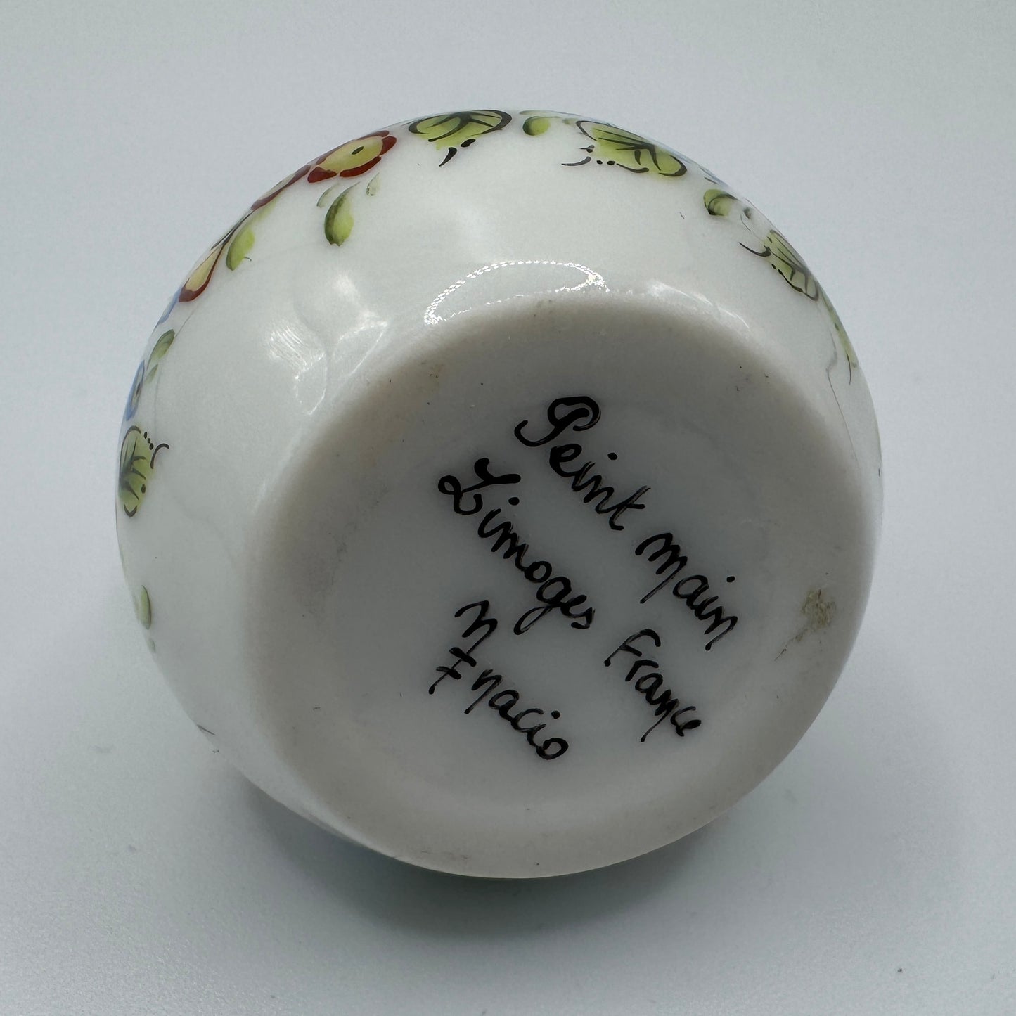 Boîte à Pilules Porcelaine de Limoges Peinte à la Main - Décor Floral et Dorures