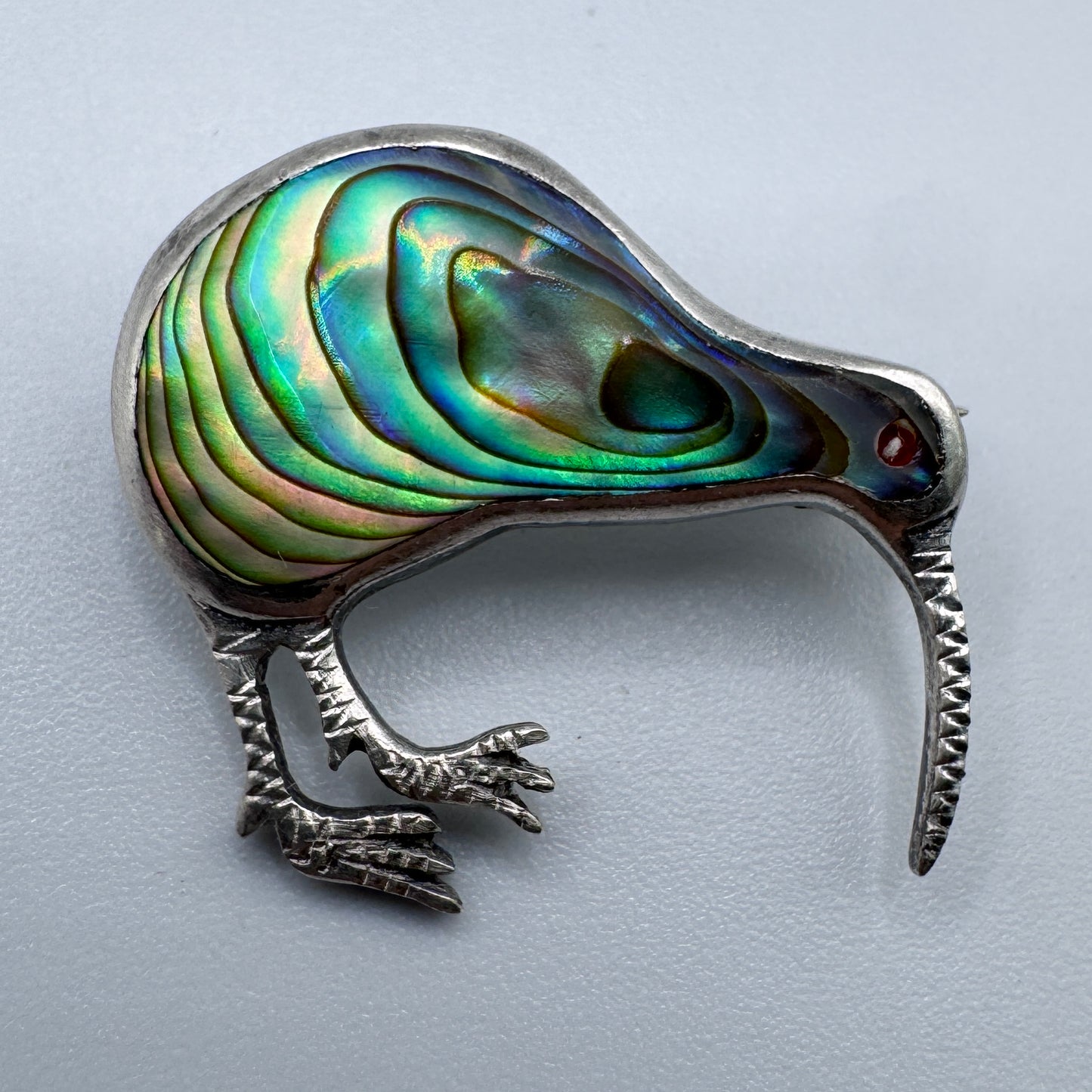 Broche ancienne « oiseau KIWI » - argent massif et nacre