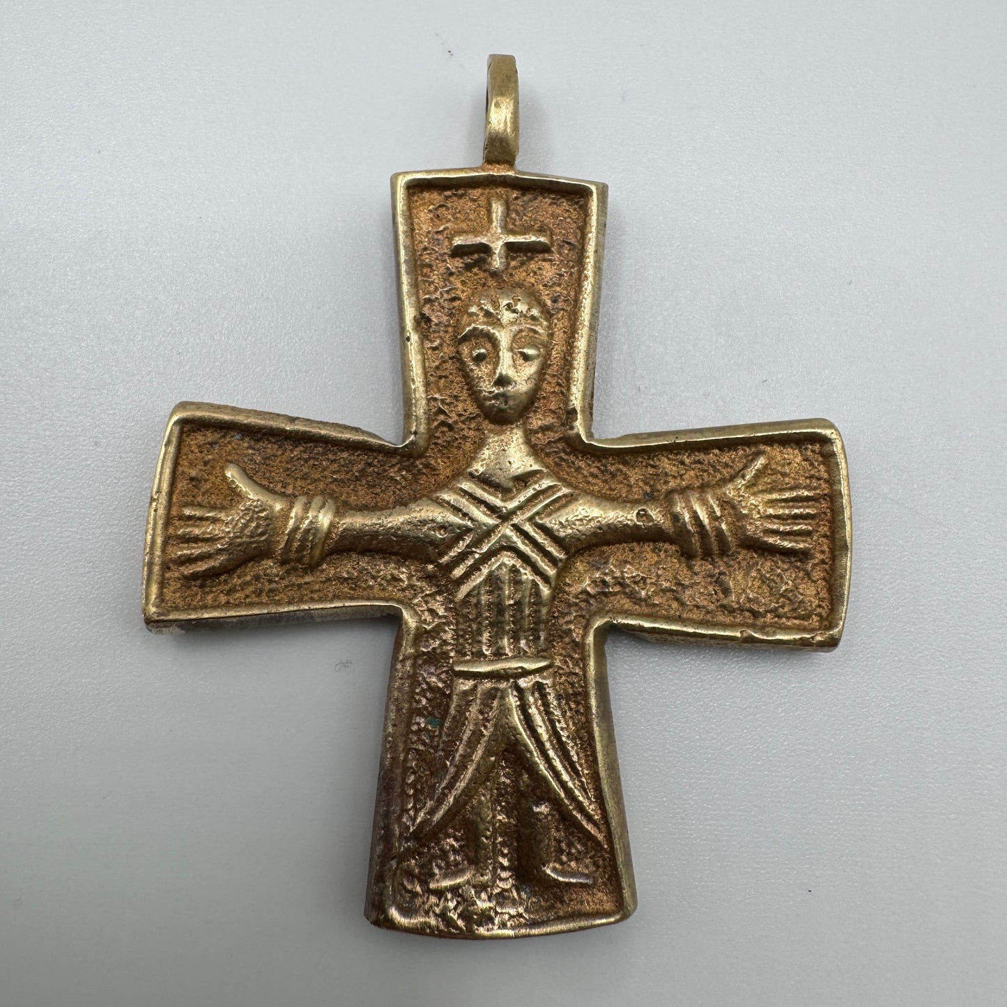 Croix pectorale en bronze encolpion de Finlande
