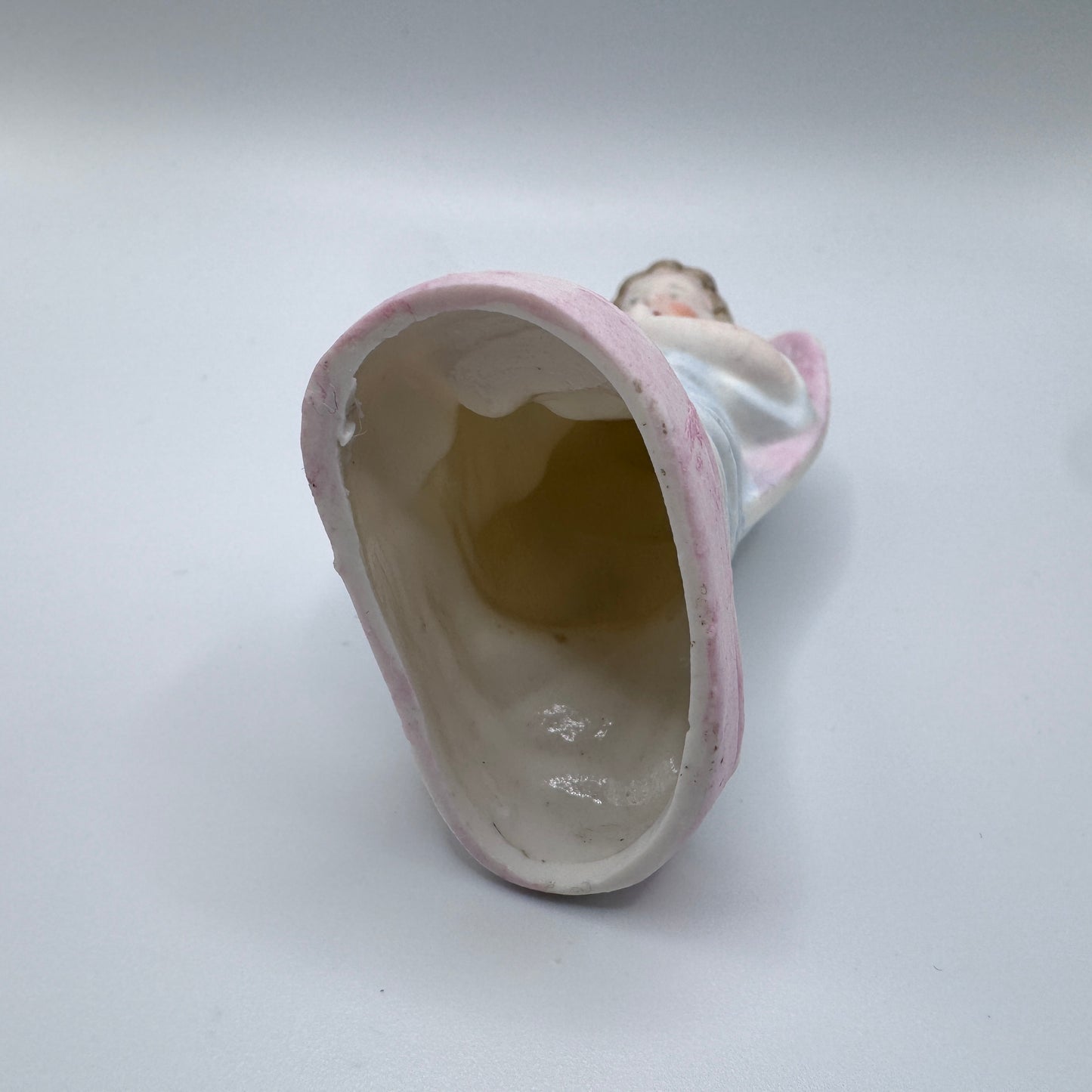 Petite sculpture religieuse ancienne en biscuit polychrome - ange gardien