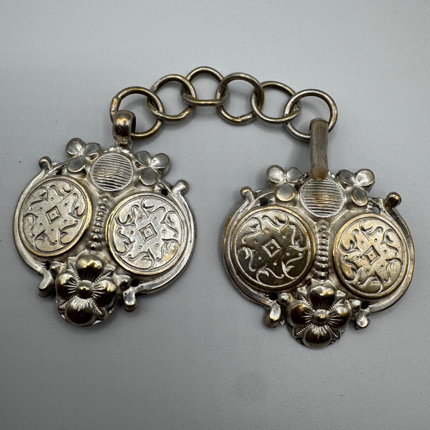 Boucle de cape XIXeme - métal argenté