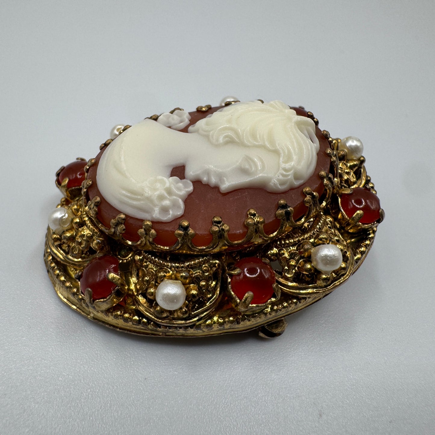 Broche vintage Camée en laiton